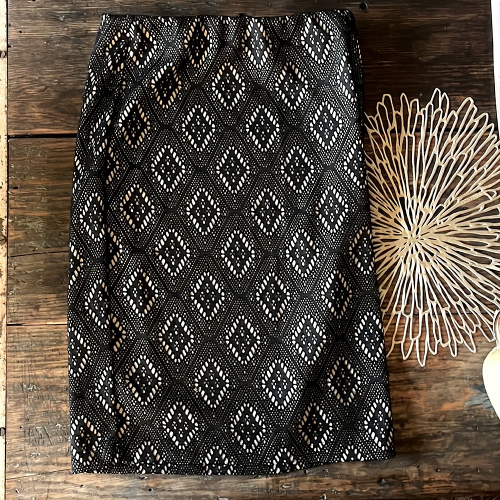 Black lace pencil skirt, size L